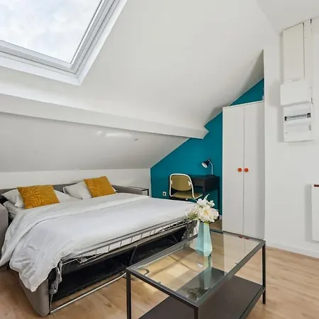 Apartment Chic With Parking In *