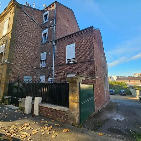 Chic With Parking In Apartment Charleville-Mézières