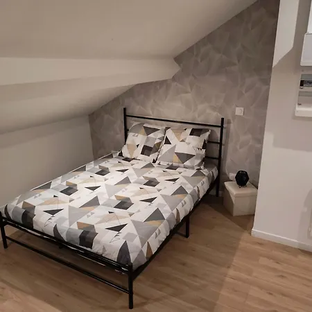 Chic With Parking In Charleville-mézières Appartement