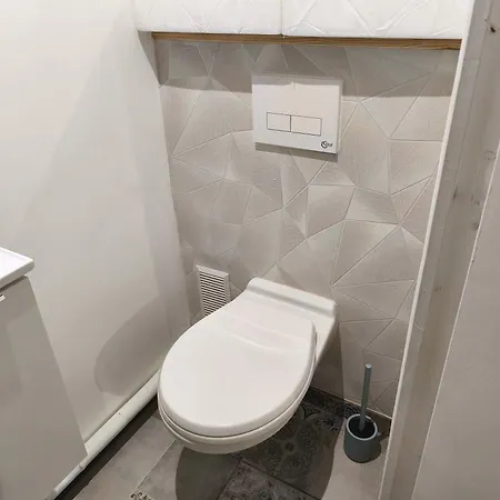 Chic With Parking In Apartment *