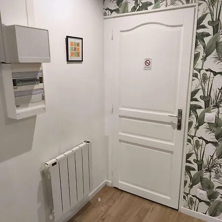 Chic With Parking In Apartment